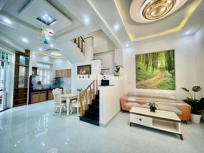 Bán nhà phan chu trinh hẻm oto đi bộ ra biển gần vị trí hẻm thông đẹp