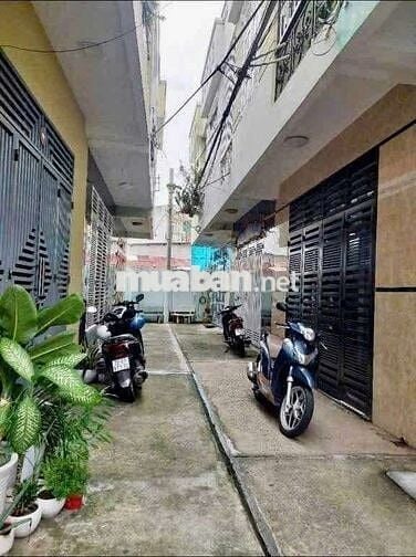 Chị chủ di chuyển công tác cần bán gấp nhà đẹp khu dân trí