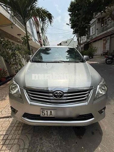 Toyota Innova 2013 V - 90000 km