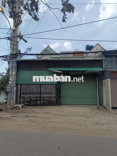 Xưởng 10x25 mặt tiền đường nhựa 10m thông gần sân bóng Thới tứ