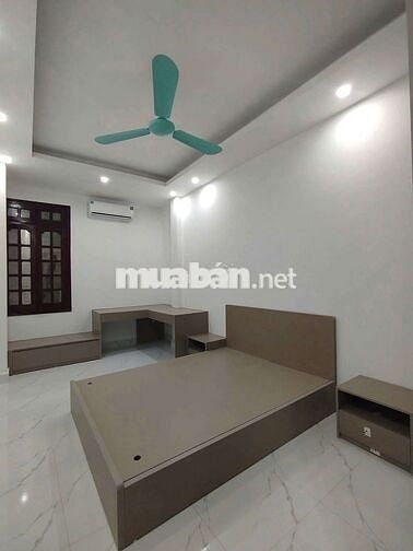 Nguyên căn 210  Hoàng Văn Thái 5 tầng 3 ngủ 4wc
