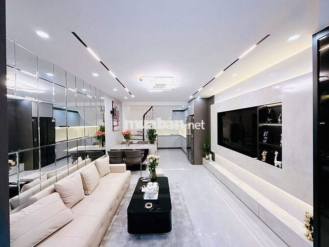 ĐẸP MÊ MẨN Nhà 4t full đồ Châu Âu, ngõ thẳn 30m ô tô tránh Thanh Xuân