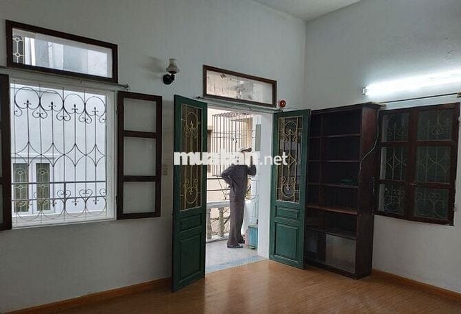 Cho thuê căn hộ T2&T3,80m2,lối đi riêng,gia đình,nhóm sinh viên nữ
