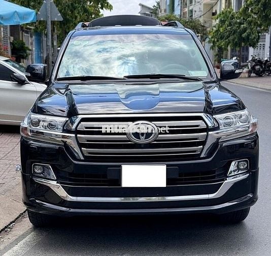 Toyota Land Cruiser nâng cấp Full LC300 2020