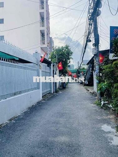 Nhà cấp 4 DT 125m2 hẻm xe hơi gần Phạm Văn Đồng- cầu vượt Linh Xuân