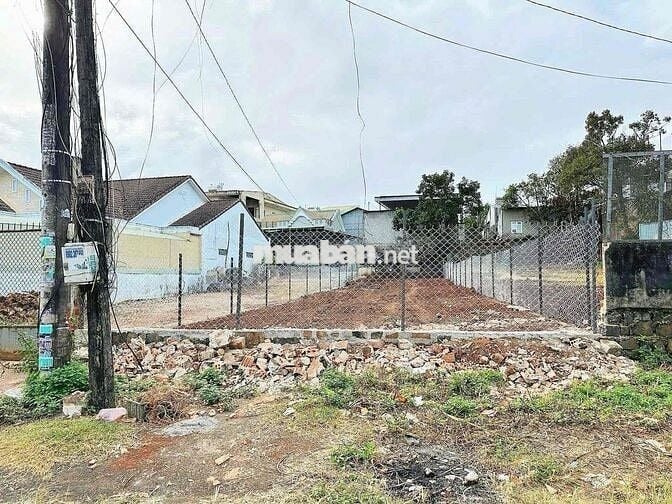 Bán miếng đất THỔ CƯ kế bên nhà rào sẵn như hình