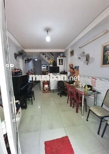 Nhà 3 tầng BTCT 27m2 – HXH, Gần Hồ Bá Kiện, CMT8, chỉ 3.95 tỷ, Quận 10