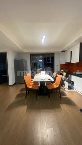 CĂN GÓC TẦNG TRUNG 106M. GIÁ 6,75 TỶ.