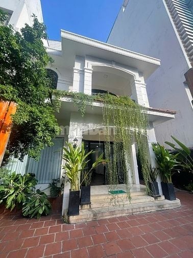  Biệt Thự Sân Vườn 240m2 giữa trung tâm Quận 10, 11x22, 3 tầng, 42 tỷ 