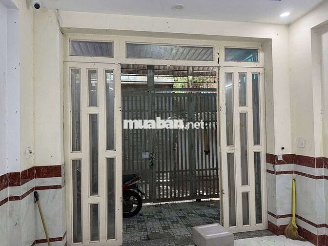 Cho thuê nhà 2 tầng Dương Thị Mười, gần CVPM Quang Trung