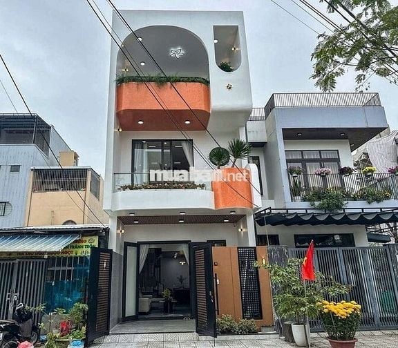 Cần bán gấp căn nhà Nguyễn Hữu Trí