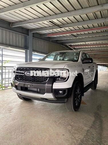 Ford Ranger giảm trước bạ kèm quà tặng khủng