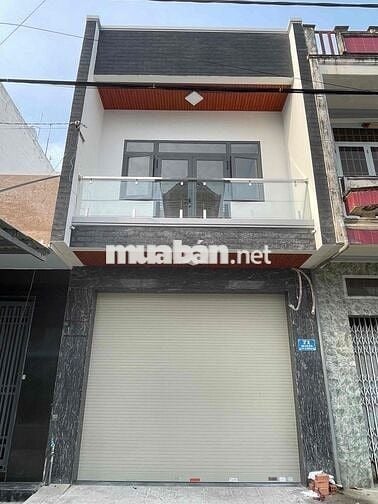 BÁn GẤP NHÀ NGAY NHÃ VIÊN QUÁN P BỬU LONG