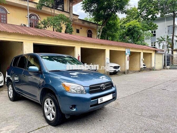 Toyota RAV4 2008 2.4 AT - 10 km