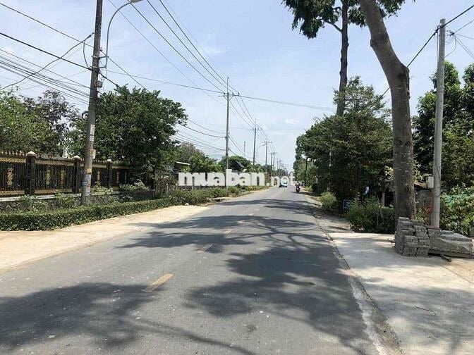 mt bùi thị điệt ngay trung tâm xã. 10*50 giá 5,6tỷ
