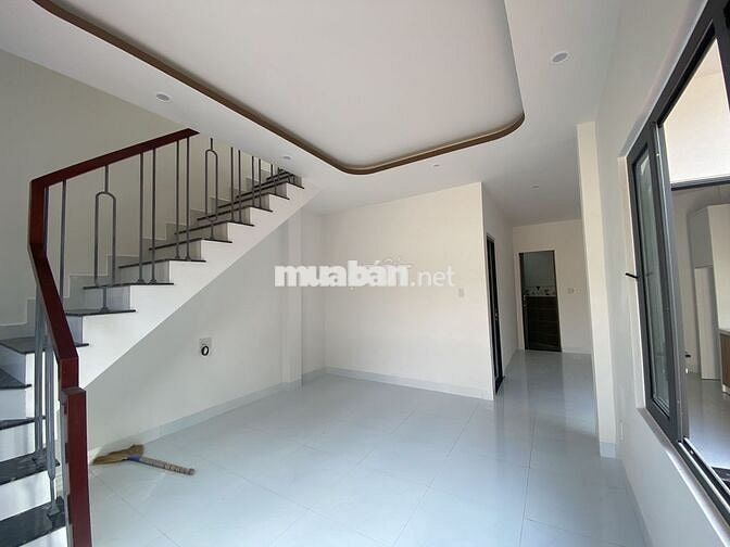 Bán nhà mới 2 tầng giá rẻ 2 mặt tiền đường lớn 8m gần ngay chợ