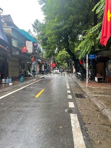 Bán nhà phố 8/3 ngõ thông kinh doanh, Dt 38m2, 5t, mt 4.1m, đẹp ở ngay