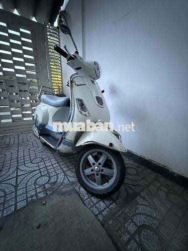 Bán vespa LX125 3V trắng xanh. Đk cuối 2013
