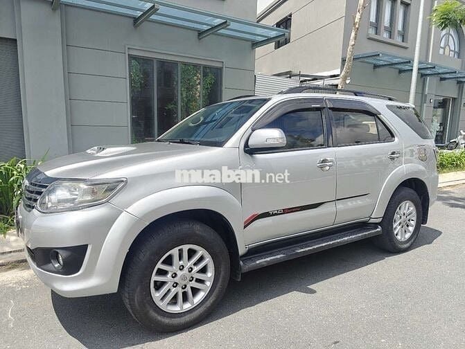 Toyota Fortuner 2013 MT Dầu