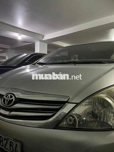 Toyota Innova 2009 - 20000 km