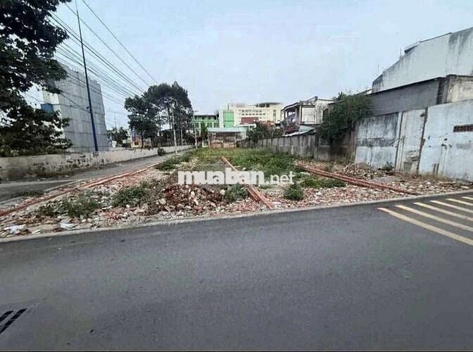 PHÁT MÃI HAI MIẾNG ĐẤT LIỀN KỀ