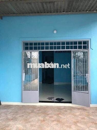 Cần bán gấp căn nhà ở Đ. Phùng Thị Chuyện, Hóc Môn 100m2 SHR giá 918tr