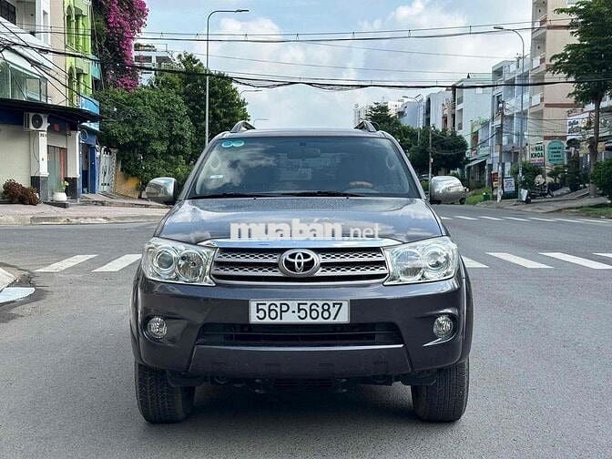 TOYOTA FORTUNER 2.7V HAI CẦU MÁY XĂNG