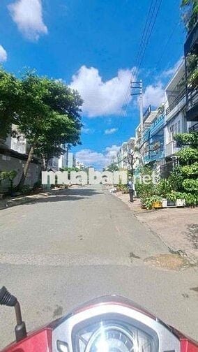 lô đất đẹp trung chánh hocmon. đường 12m tô ký vào 1/ giá 4,75tỷ