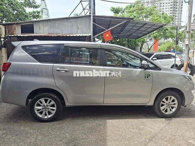 Toyota Innova 2018 - 3800 km