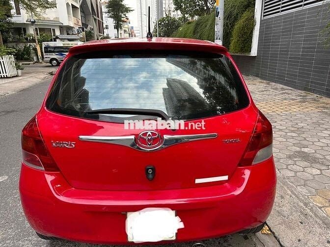 Toyota Yaris 2011 1.5 AT - 100000 km