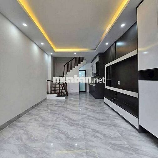 Nhỉnh 5 tỷ - Văn Tiến Dũng - 5 tầng 3 ngủ - sát phố - 1 nhà ô tô tránh
