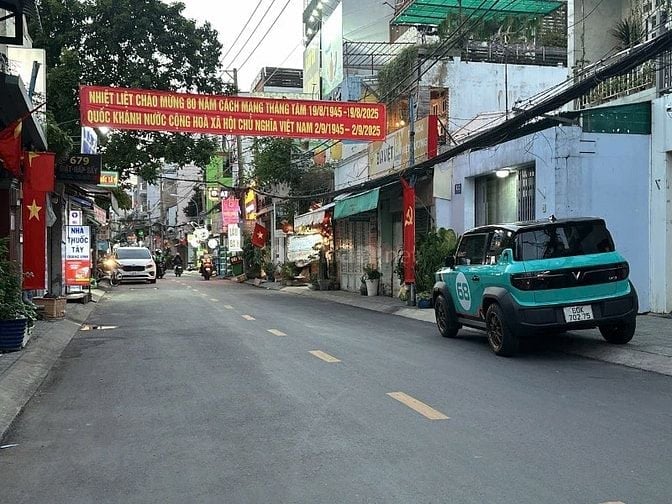 CC gửi bán MTKD Nguyễn Văn Công 84m2 3 lầu KD sầm uất sát TSN 13.8 tỷ