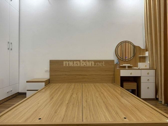 Bán nhà riêng ở ngay, 5 tầng 140 phố trung phụng đống đa, sổ đỏ 