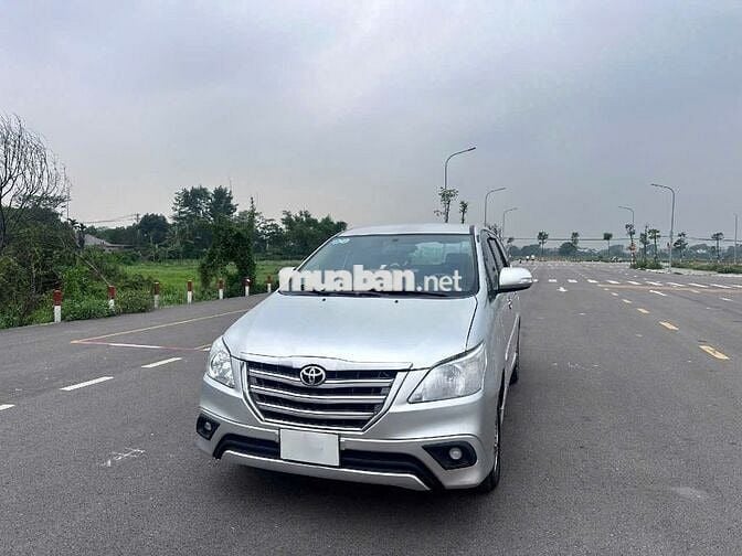 Toyota Innova 2015 2.0G - 80000 km