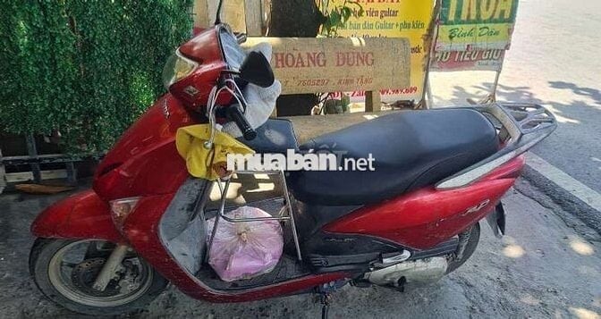 Xe nồi láp mới làm vợ đi không thay nhớt ra khói.