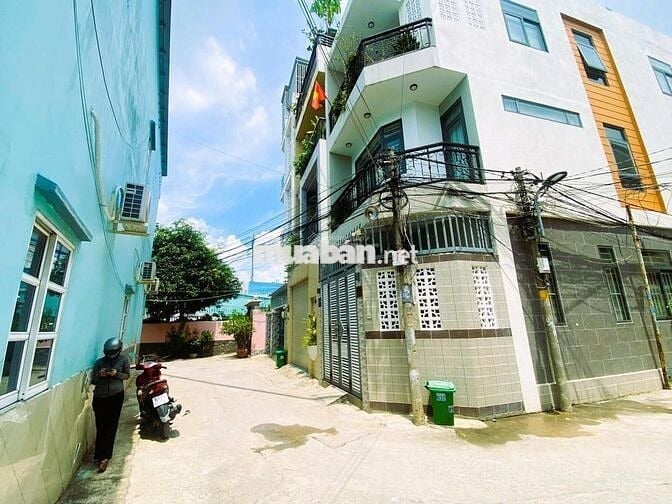 BÁN NHANH LÔ ĐẤT NGAY HỌC VIÊN TƯ PHÁP, OTO VÔ TẬN NHÀ, XÂY CAO, VUÔNG