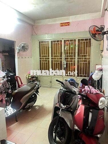 Nhà ngay trung tâm quận 11 tiện ích xung quanh đầy đủ