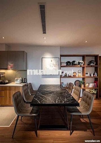 Bán nhà kèm nội thất của Đức, dtsd 200m2 khu cao tầng - hẽm thông oto
