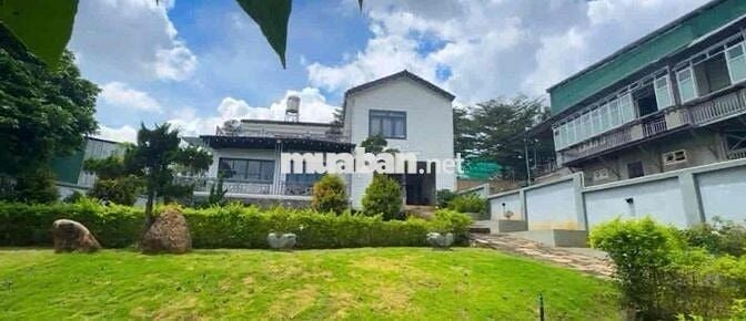 Bán lỗ nhà vườn view hồ 760m2 chỉ 920tr