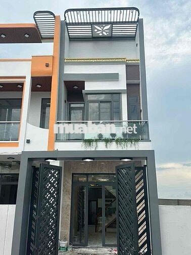Nhà mới xây ở ngã tư Xoài Đôi, DT 100m2 , có sân để ô tô, giá 1ty240