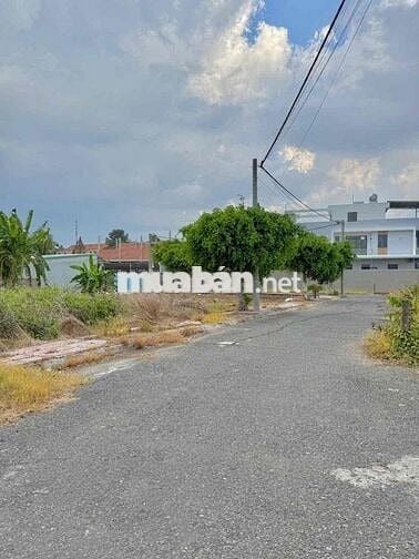 Đât mặt tiền nhựa gần trường Bưu điện 3 thuôc Tân Mỹ Chánh Mỹ Tho