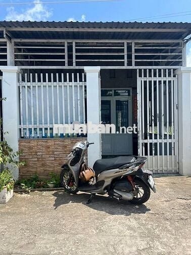 Cần tiền bán gấp căn nhà ở Đ. Tân Hiệp 18, Hóc Môn 100m2 SHR giá 946tr