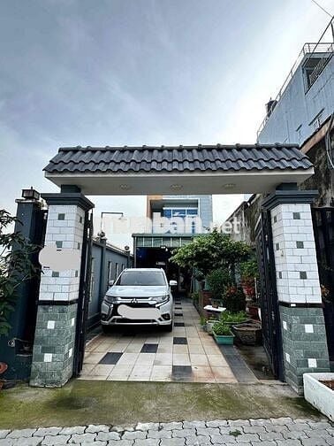 Nhà mặt tiền Phạm Thị Giây 200m2 + 4 PN, trung tâm Hóc Môn