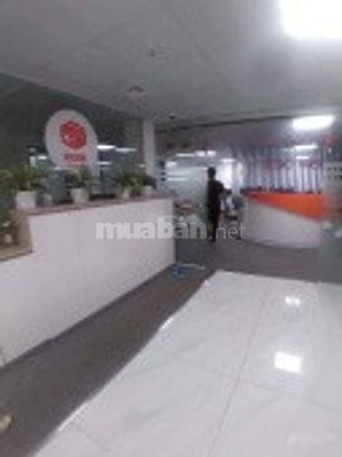 Toà văn phòng có 1 0 2 mặt đường Võ Chí Công