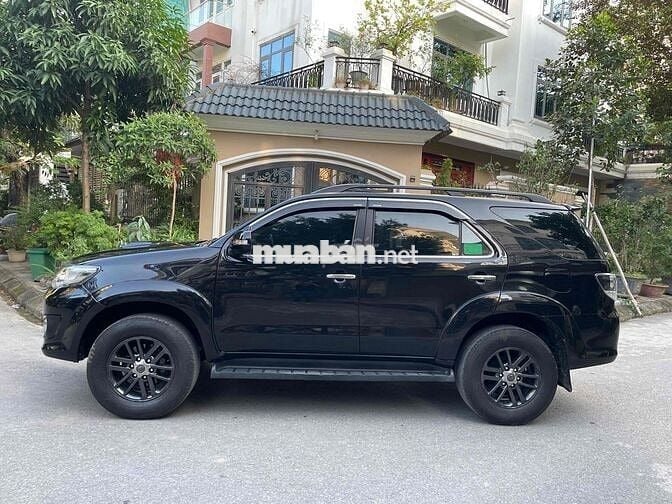 TOYOTA FORTUNER 2.5G số sàn sx2016 máy dầu màu đen