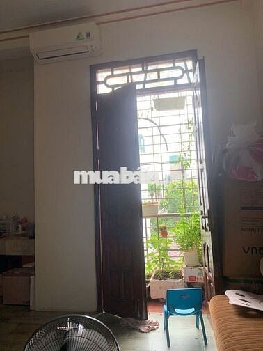 bán nhà mặt ngõ phố Ngũ Nhạc Hoàng Mai. Cách mặt phố Ngũ Nhạc hơn 20m