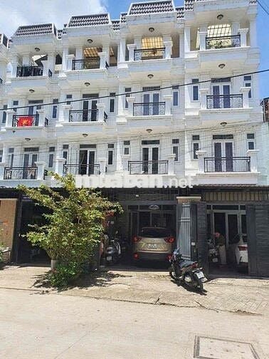 Nhà Full Nội Thất_ 3 Lầu _Sân Xe Hơi _Đường Tx22_ Giá 11 Triệu