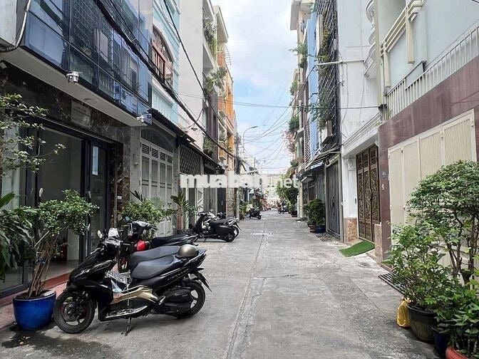 Hẻm xe hơi ,Bùi Thị Xuân. Q10. DT:6,2x15m.nở hậu 6,5m. 3T.Giá 23,5 tỷ