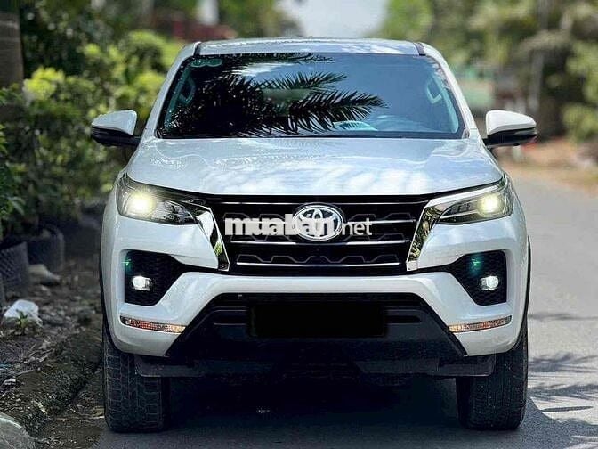 Toyota Fortuner 2024 2.4 AT 4x2 - 17.000 km