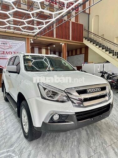 Isuzu Mu-X 07 chỗ máy dầu đời cao 2019